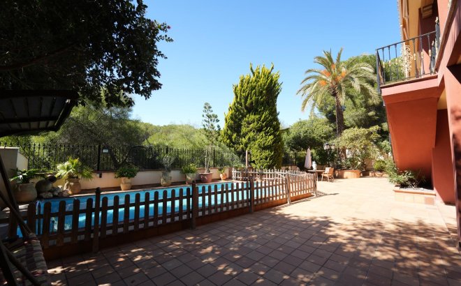 Herverkoop - Villa -
Orihuela Costa - Campoamor
