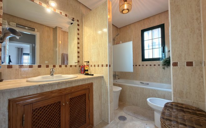 Resale - Villa -
Orihuela Costa - Los Doses