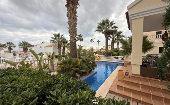 Resale - Villa -
Orihuela Costa - Los Doses