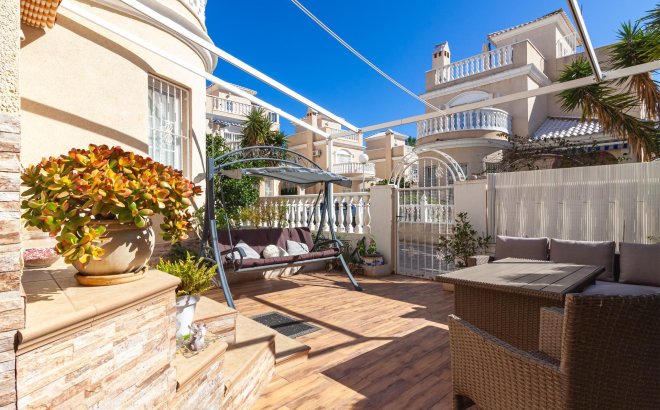 Resale - Villa -
Orihuela Costa - Los Almendros-la Florida