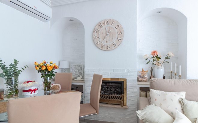 Resale - Villa -
Orihuela Costa - Los Almendros-la Florida