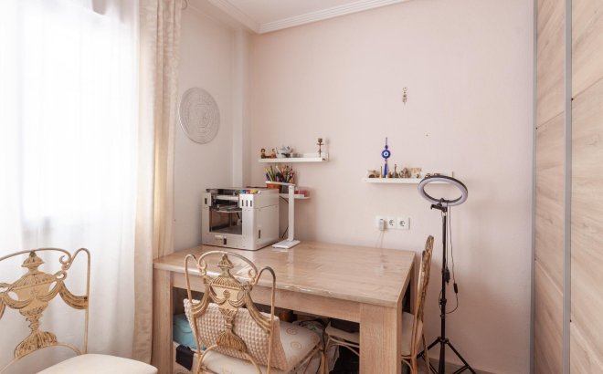 Resale - Villa -
Orihuela Costa - Los Almendros-la Florida