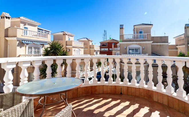 Resale - Villa -
Orihuela Costa - Los Almendros-la Florida