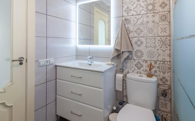 Resale - Villa -
Orihuela Costa - Los Almendros-la Florida