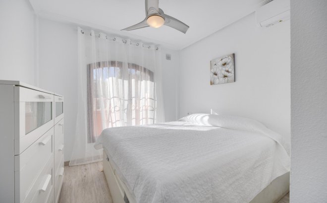 Resale - Bungalow -
Torrevieja - Aguas Nuevas