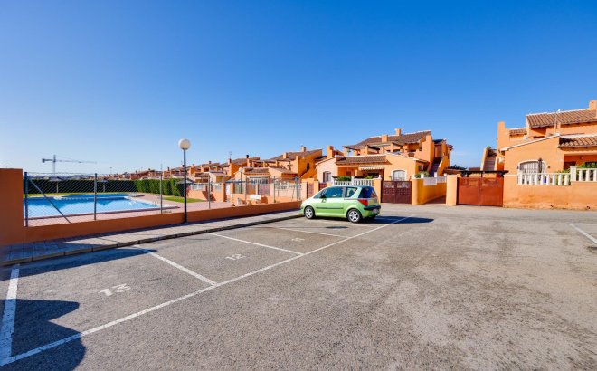 Resale - Bungalow -
Torrevieja - Aguas Nuevas