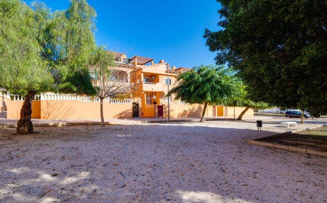 Resale - Bungalow -
Torrevieja - Aguas Nuevas