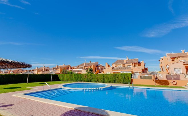 Resale - Bungalow -
Torrevieja - Aguas Nuevas