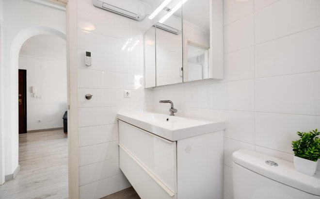 Resale - Bungalow -
Torrevieja - Aguas Nuevas