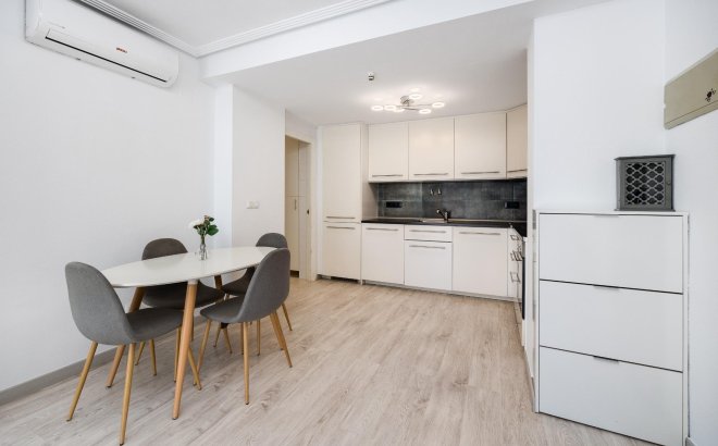 Resale - Bungalow -
Torrevieja - Aguas Nuevas