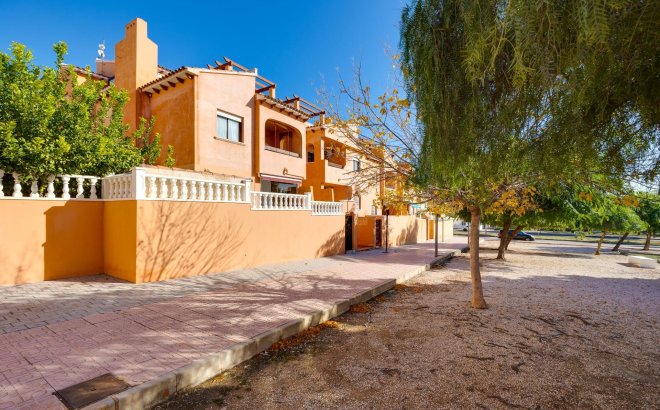 Resale - Bungalow -
Torrevieja - Aguas Nuevas