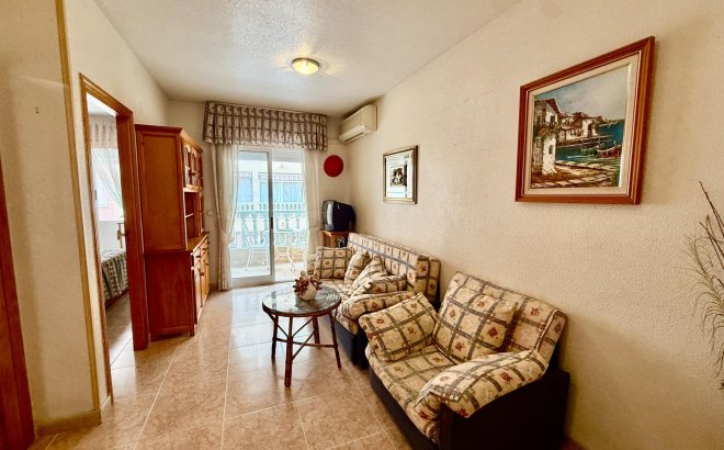 Resale - Apartment -
Torrevieja - Centro