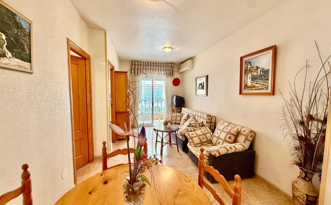 Resale - Apartment -
Torrevieja - Centro