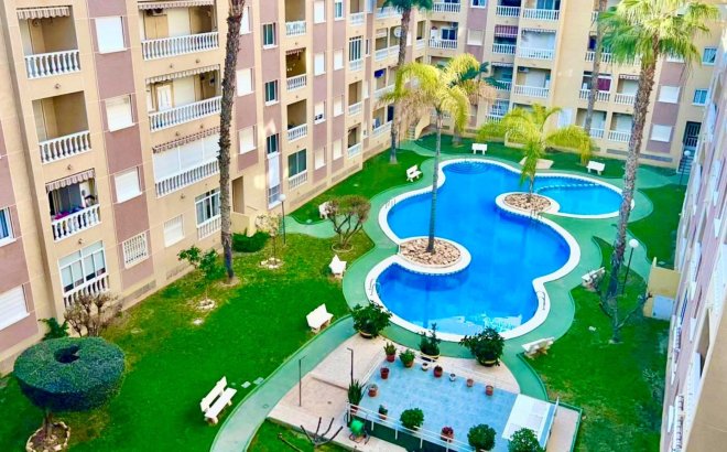 Resale - Apartment -
Torrevieja - Centro