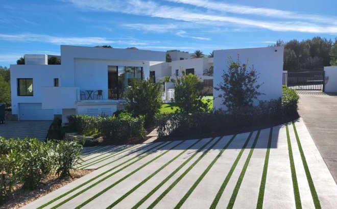 Resale - Villa -
Las Colinas Golf - Costa Blanca
