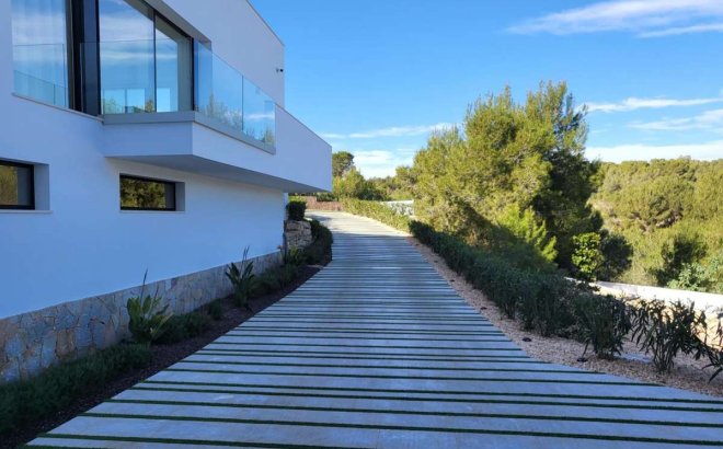 Resale - Villa -
Las Colinas Golf - Costa Blanca