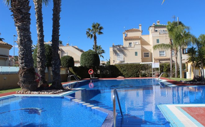 Resale - Villa -
Villamartin - Costa Blanca