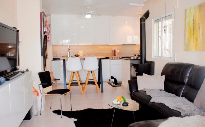 Resale - Villa -
Villamartin - Costa Blanca