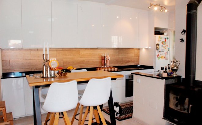 Resale - Villa -
Villamartin - Costa Blanca