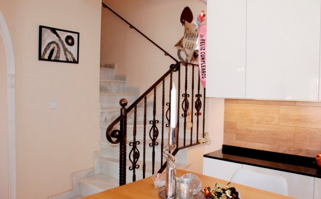 Resale - Villa -
Villamartin - Costa Blanca