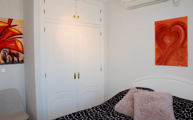 Resale - Villa -
Villamartin - Costa Blanca