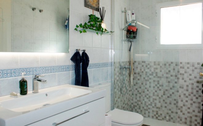 Resale - Villa -
Villamartin - Costa Blanca