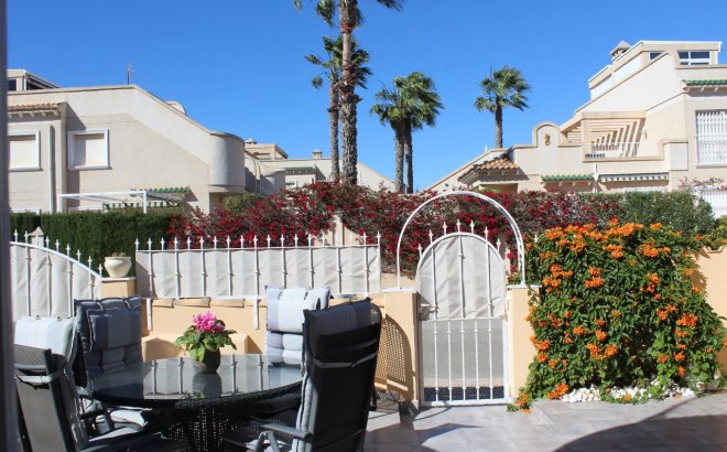 Resale - Villa -
Villamartin - Costa Blanca