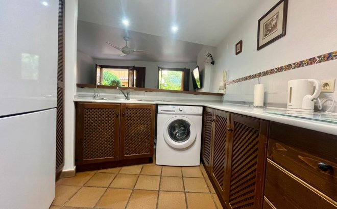 Resale - Bungalow -
Torrevieja - Punta Prima