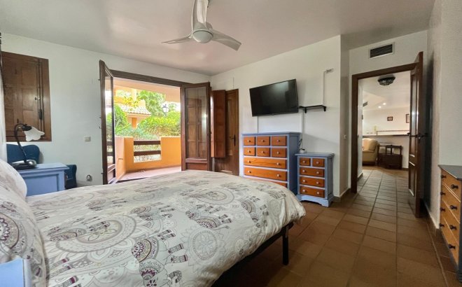 Resale - Bungalow -
Torrevieja - Punta Prima