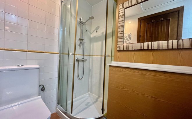 Resale - Bungalow -
Torrevieja - Punta Prima