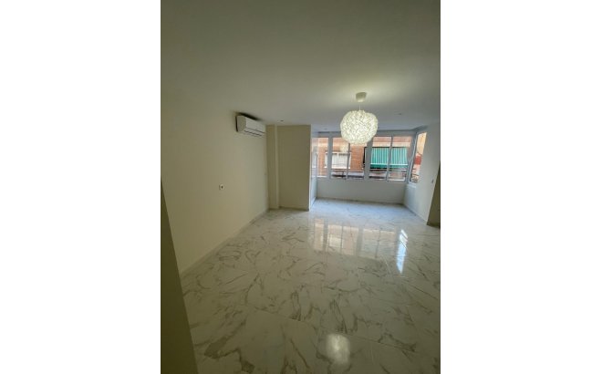 Resale - Apartment -
Torrevieja - Costa Blanca