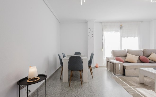 Revente - Appartement -
San Miguel de Salinas - Inland