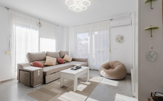 Revente - Appartement -
San Miguel de Salinas - Inland