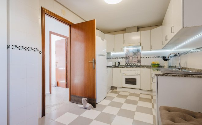 Revente - Appartement -
San Miguel de Salinas - Inland