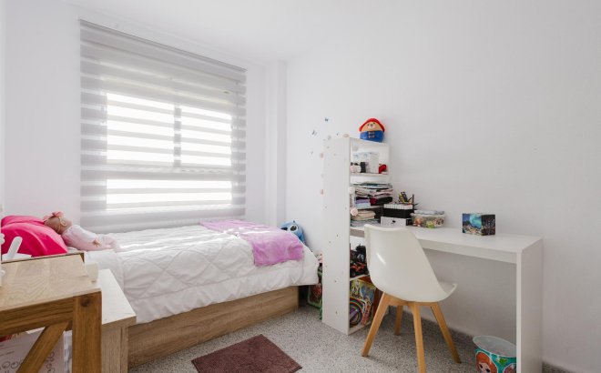 Revente - Appartement -
San Miguel de Salinas - Inland