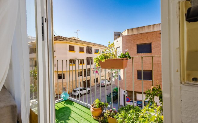 Revente - Appartement -
San Miguel de Salinas - Inland