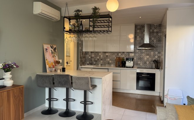 Resale - Villa -
La Zenia - Costa Blanca