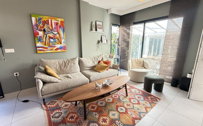 Resale - Villa -
La Zenia - Costa Blanca