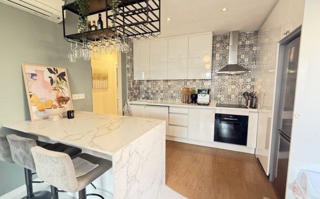 Resale - Villa -
La Zenia - Costa Blanca