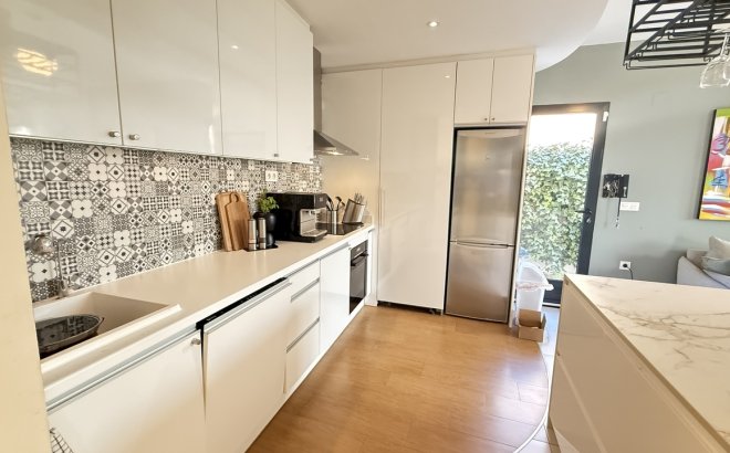 Resale - Villa -
La Zenia - Costa Blanca