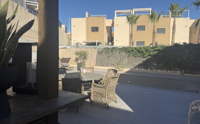 Resale - Villa -
La Zenia - Costa Blanca