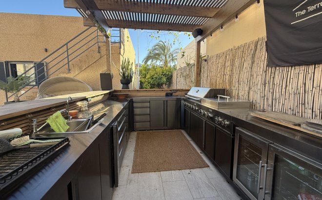 Resale - Villa -
La Zenia - Costa Blanca