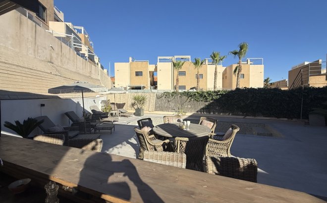 Resale - Villa -
La Zenia - Costa Blanca