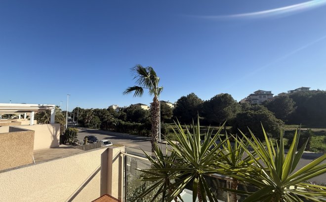 Resale - Villa -
La Zenia - Costa Blanca