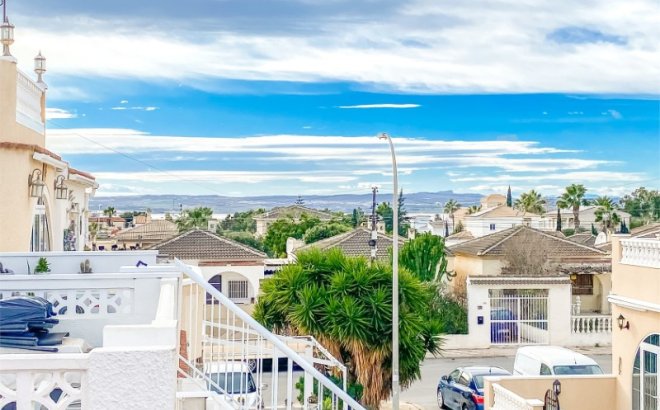 Resale - Bungalow -
Torrevieja - Costa Blanca