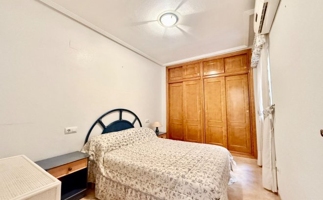 Resale - Apartment -
Torrevieja - Centro