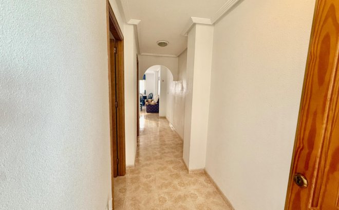 Resale - Apartment -
Torrevieja - Centro