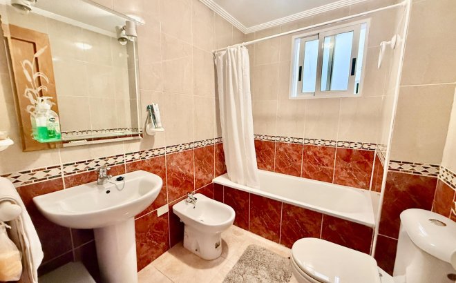 Resale - Apartment -
Torrevieja - Centro