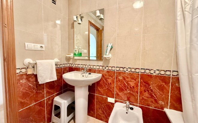 Resale - Apartment -
Torrevieja - Centro