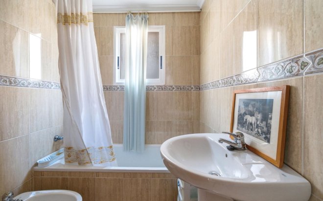 Resale - Apartment -
Torrevieja - Playa de los Locos